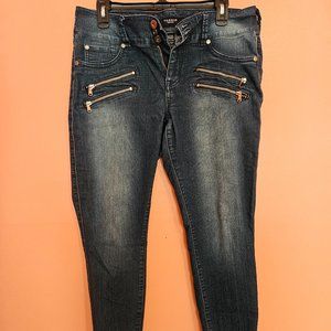 Torrid 12S jeans with zippers on front